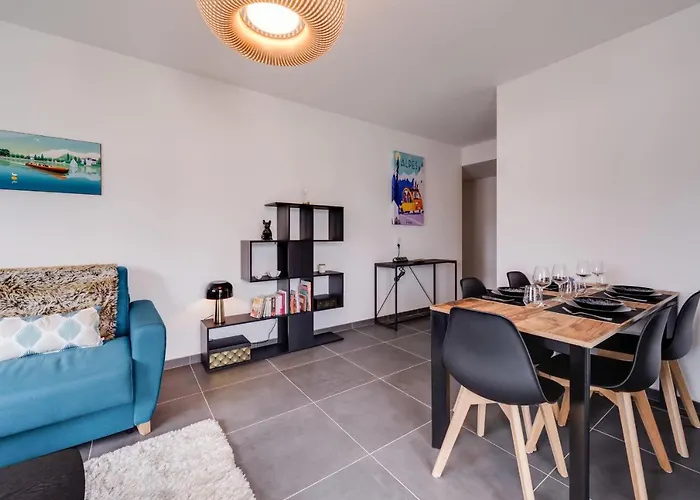 Le 305 - T3 With Garage And Beautiful Terrace